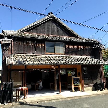 Guesthouse Kojiya 暮らしをつくる宿 旧糀屋 Fukutsu Luaran gambar