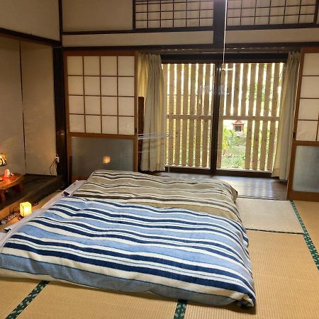 Guesthouse Kojiya 暮らしをつくる宿 旧糀屋 Fukutsu Luaran gambar