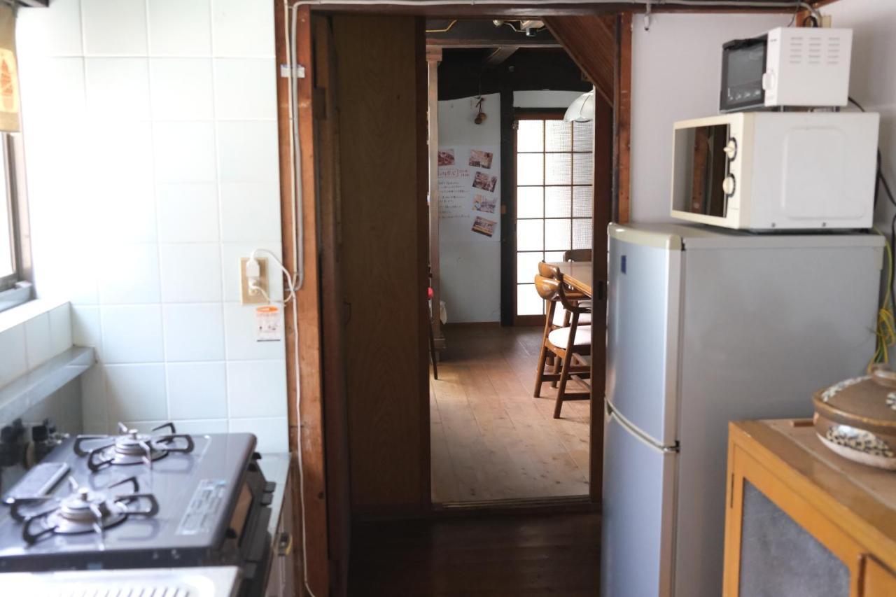 Guesthouse Kojiya 暮らしをつくる宿 旧糀屋 Fukutsu Luaran gambar
