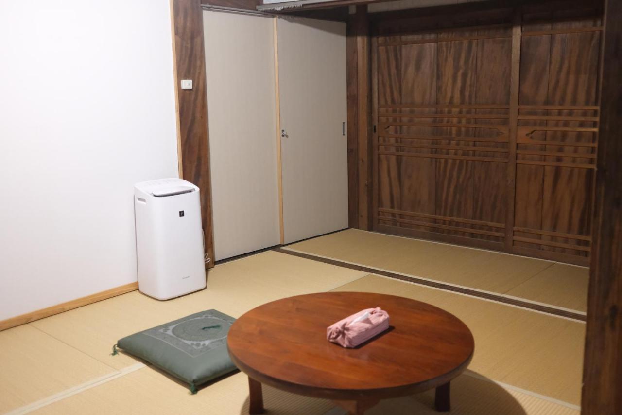 Guesthouse Kojiya 暮らしをつくる宿 旧糀屋 Fukutsu Luaran gambar