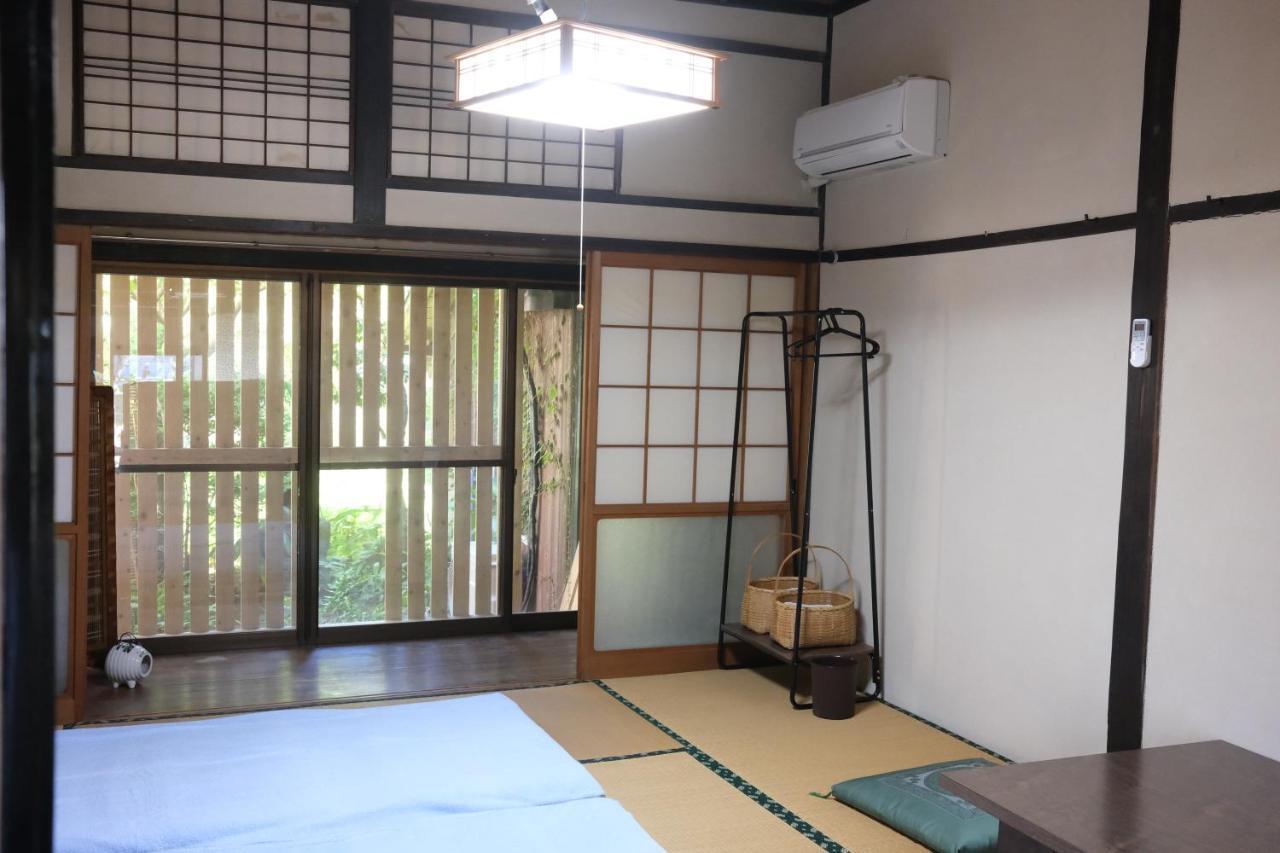 Guesthouse Kojiya 暮らしをつくる宿 旧糀屋 Fukutsu Luaran gambar