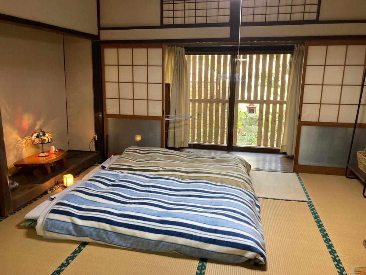 Guesthouse Kojiya 暮らしをつくる宿 旧糀屋 Fukutsu Luaran gambar